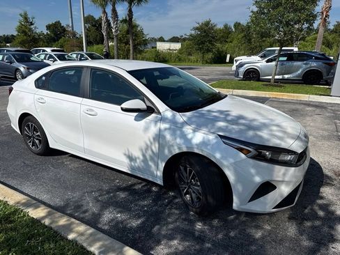 Used 2024 Kia Forte LXS w/ LXS Technology Package FWD image 2