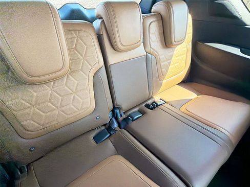 Used 2025 Nissan Armada Platinum Reserve image 30