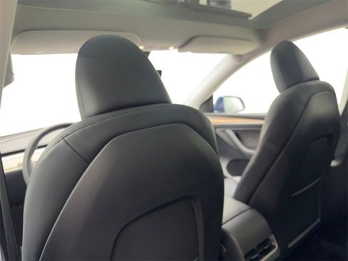 Used 2023 Tesla Model Y 2WD image 34