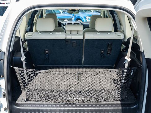 Used 2020 Lexus GX 460 Premium w/ Premium Package image 19