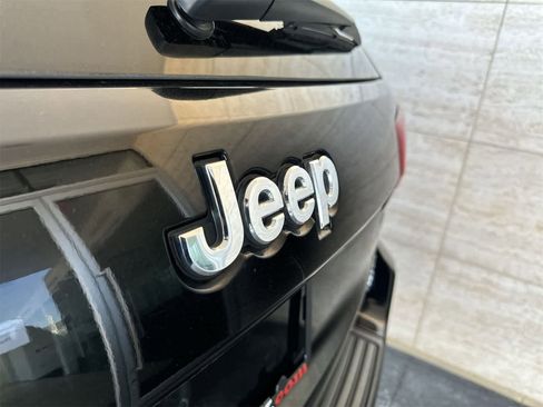 Certified 2020 Jeep Grand Cherokee Laredo image 12
