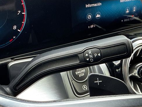 Used 2022 Mercedes-Benz GLB 250 image 28