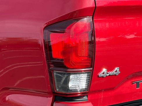 Used 2022 Toyota Tacoma SR image 46