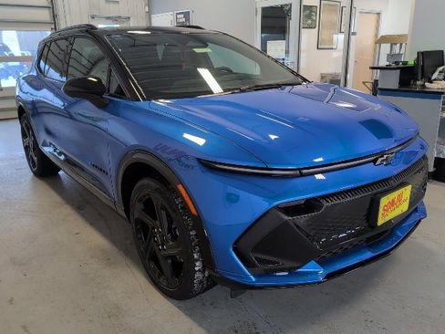 New 2026 Chevrolet Equinox EV RS image 7