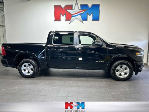Used 2025 RAM 1500 Big Horn AWD/4WD image 1