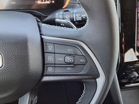 New 2025 Jeep Grand Cherokee Altitude w/ Trailer Tow Package image 12