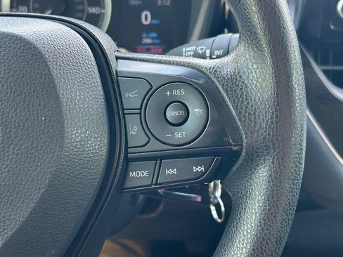 Used 2022 Toyota Corolla LE FWD image 31