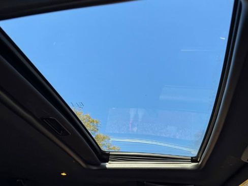 Used 2015 Dodge Challenger SXT Plus w/ Driver Convenience Group image 14