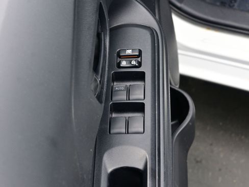 Used 2016 Toyota Prius C One image 10