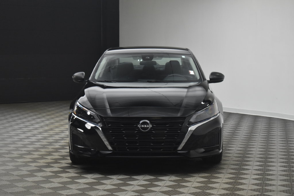 Used 2024 Nissan Altima 2.5 S FWD image 16