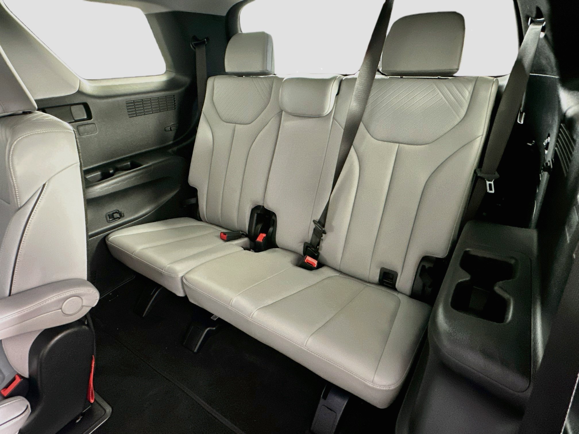 Used 2025 Hyundai Palisade SEL FWD image 30
