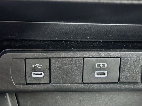 Used 2025 Toyota Prius LE FWD image 26