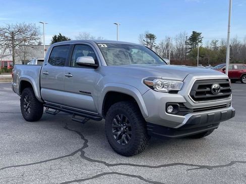 Used 2023 Toyota Tacoma SR5 w/ Technology Package image 7