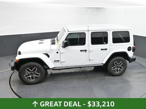 Used 2025 Jeep Wrangler Unlimited Sahara AWD/4WD image 33