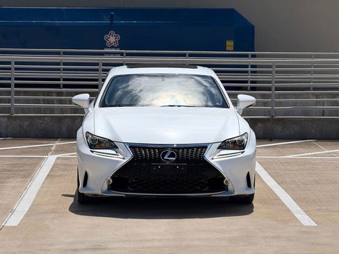 Used 2016 Lexus RC 200t RWD image 2