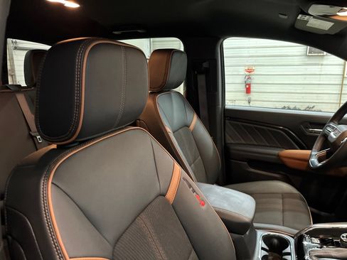 Used 2025 GMC Canyon AT4 AWD/4WD image 26