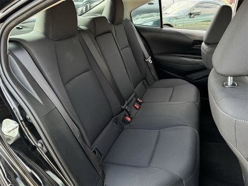 Used 2024 Toyota Corolla LE image 29