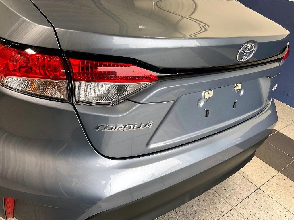 Certified 2025 Toyota Corolla LE FWD image 28