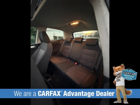 Used 2010 Volkswagen Golf 2-Door image 14