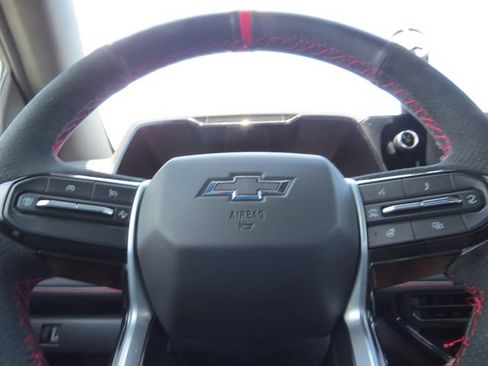 Used 2024 Chevrolet Colorado Z71 w/ Z71 Convenience Package 2 AWD/4WD image 15