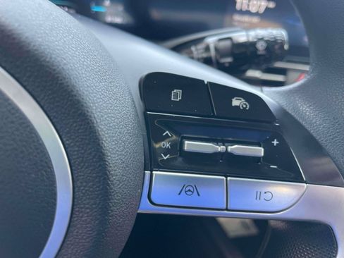 Used 2024 Hyundai Elantra SEL FWD image 19