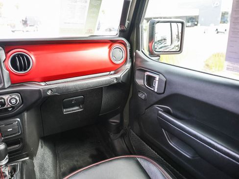 Used 2023 Jeep Gladiator Rubicon w/ LED Lighting Group AWD/4WD image 6
