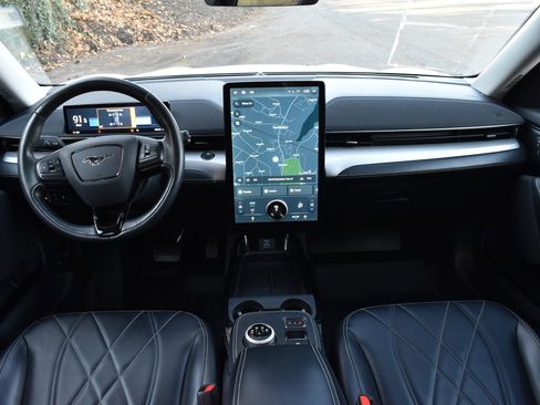 Used 2022 Ford Mustang Mach-E Select image 32