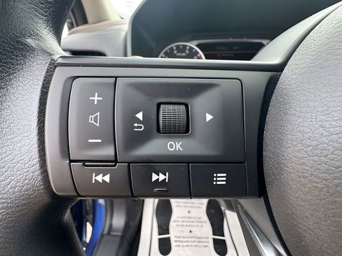 Used 2023 Nissan Rogue S AWD/4WD image 17