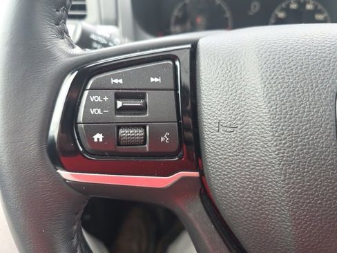 Used 2025 Honda Odyssey Touring image 17