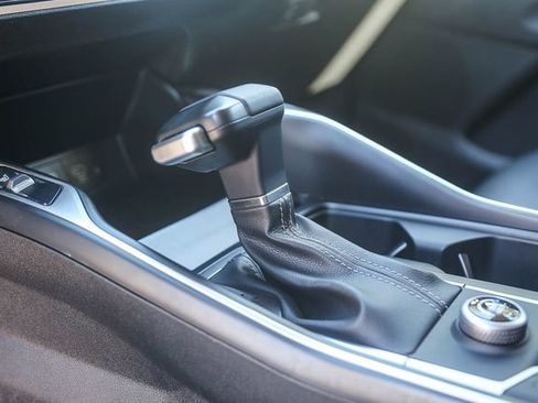 Used 2024 Kia Sorento S w/ Panoramic Sunroof Package image 19