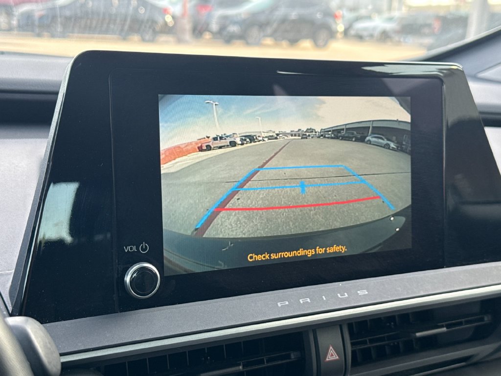 Certified 2025 Toyota Prius LE FWD image 20