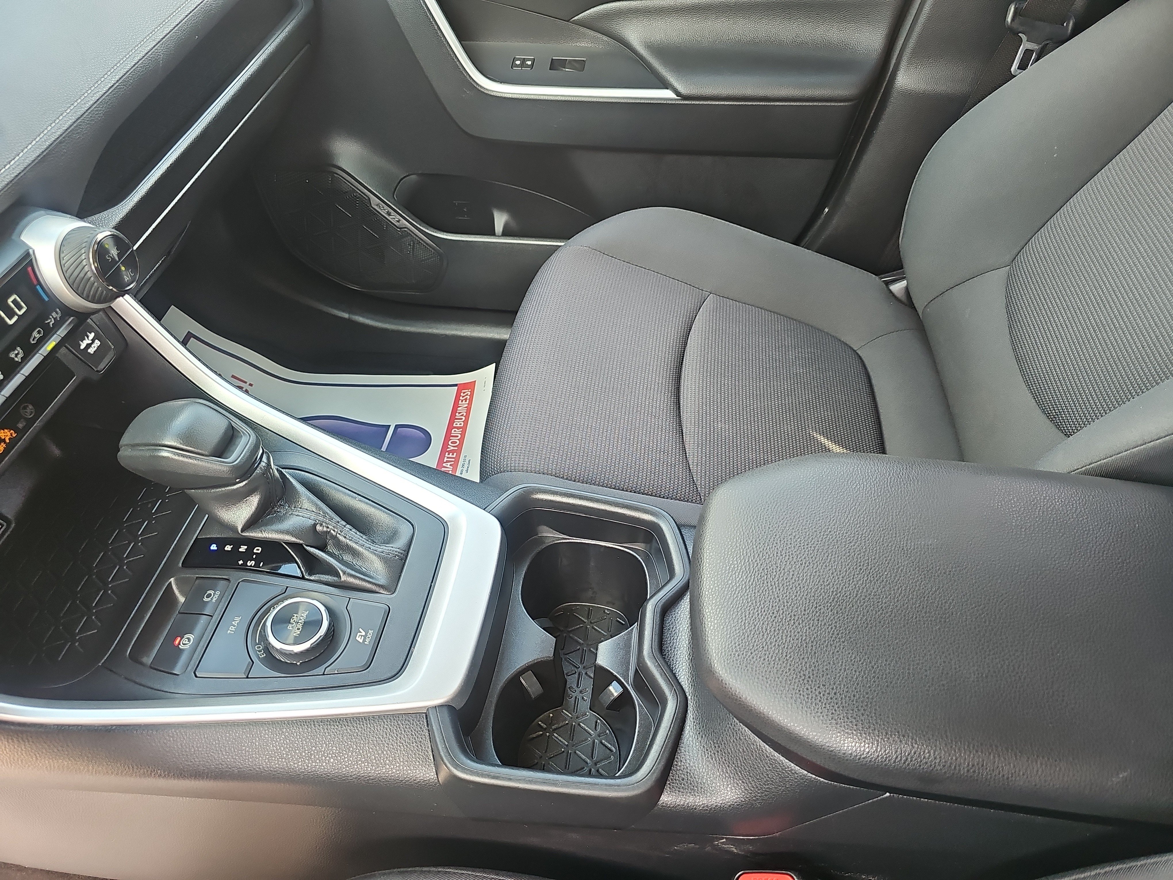 Used 2019 Toyota RAV4 LE w/ Carpet Mat Package AWD/4WD image 31