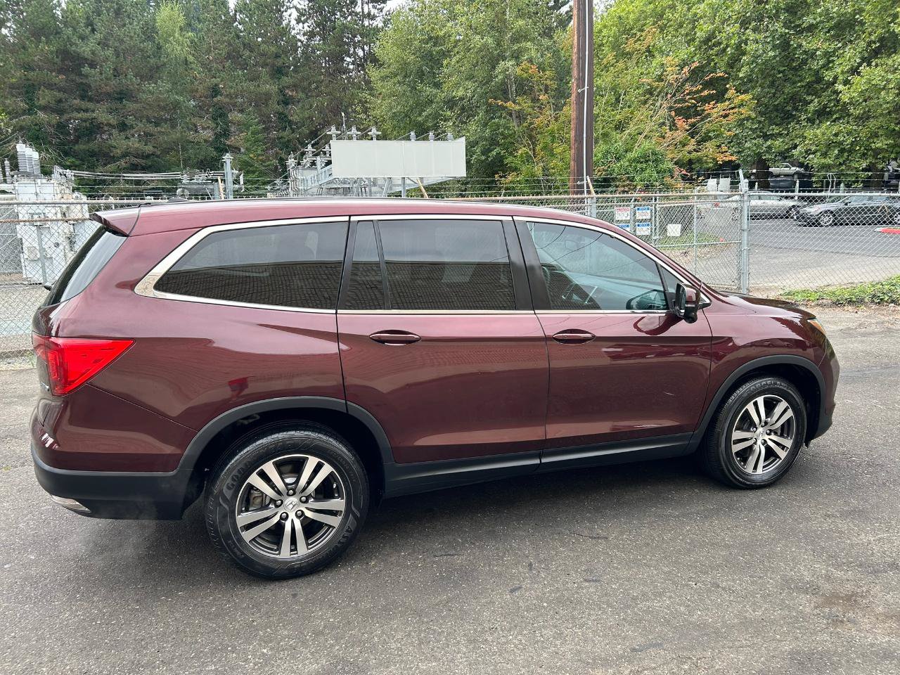 Used 2017 Honda Pilot EX-L image 4