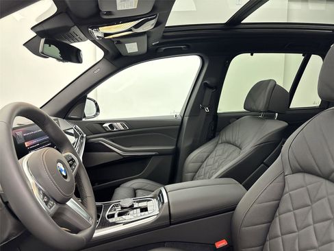 New 2026 BMW X5 xDrive40i w/ M Sport Package image 24