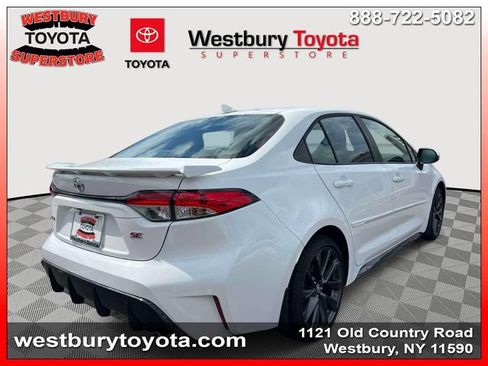 Certified 2025 Toyota Corolla SE w/ SE Premium Package FWD image 6