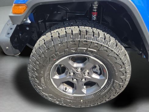 Used 2020 Jeep Gladiator Rubicon AWD/4WD image 30