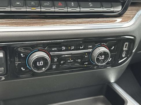 Used 2022 Chevrolet Silverado 1500 RST AWD/4WD image 28