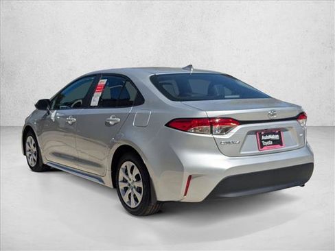 Used 2026 Toyota Corolla LE FWD image 8
