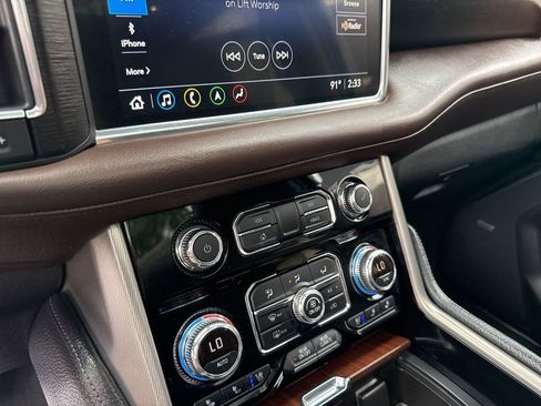 Used 2021 GMC Yukon Denali w/ Denali Premium Package RWD image 30