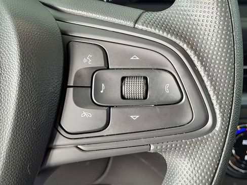 Used 2024 Buick Envista Preferred w/ Convenience II Package image 25