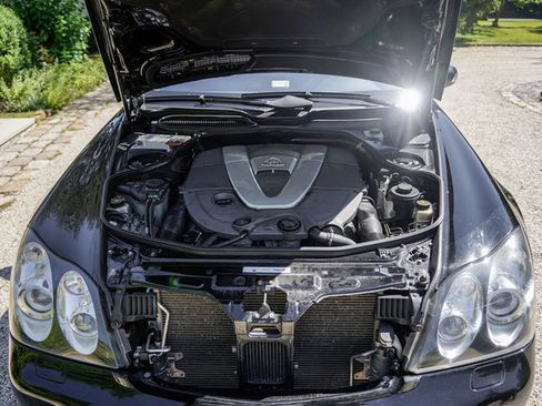 Used 2009 Maybach 62 S RWD image 16