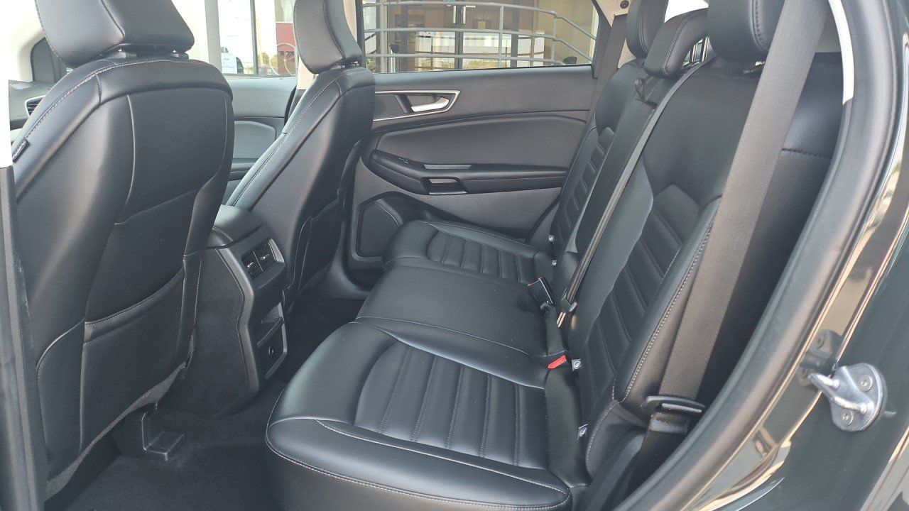 Used 2024 Ford Edge SEL AWD/4WD image 13