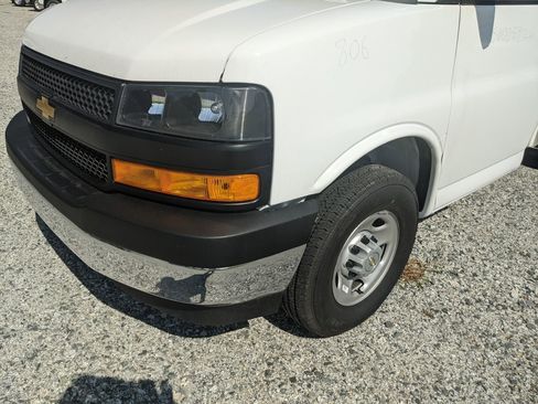 New 2025 Chevrolet Express 3500 w/ Power Convenience Package image 10