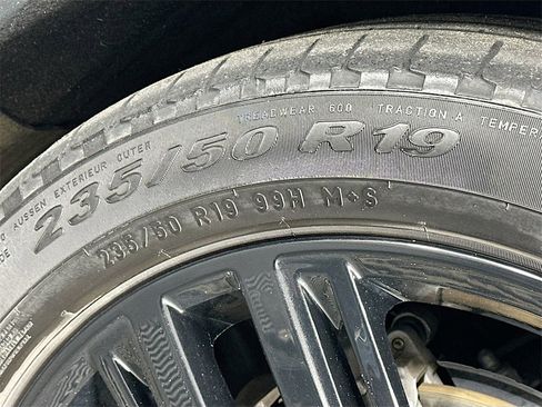 Used 2022 Volkswagen Tiguan SE R-Line image 34