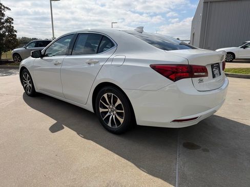 Used 2017 Acura TLX image 3