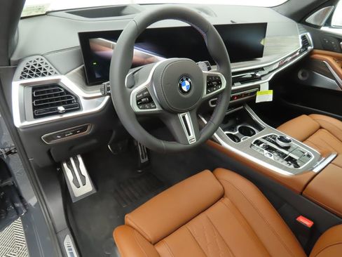 New 2026 BMW X7 M60i image 9