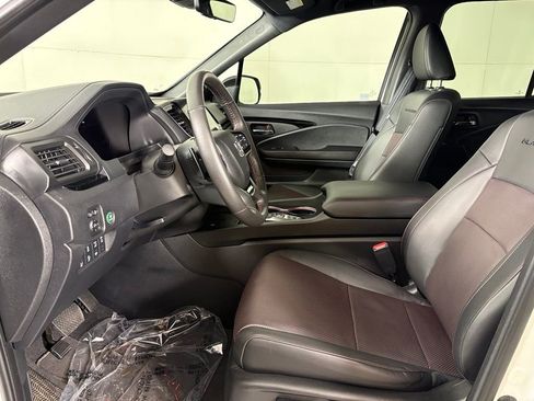 Used 2025 Honda Ridgeline Black Edition image 21