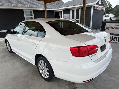 Used 2013 Volkswagen Jetta SE FWD image 6
