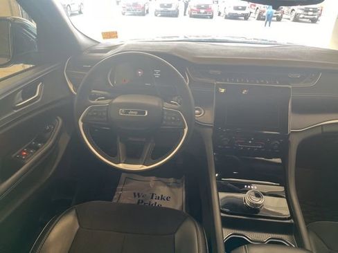 Used 2024 Jeep Grand Cherokee L Altitude image 10