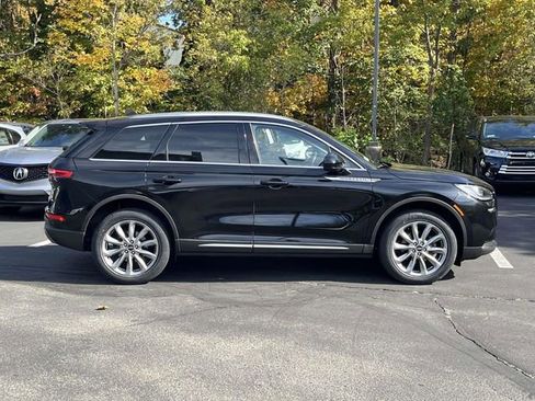 Used 2022 Lincoln Corsair AWD w/ Premium Package image 3